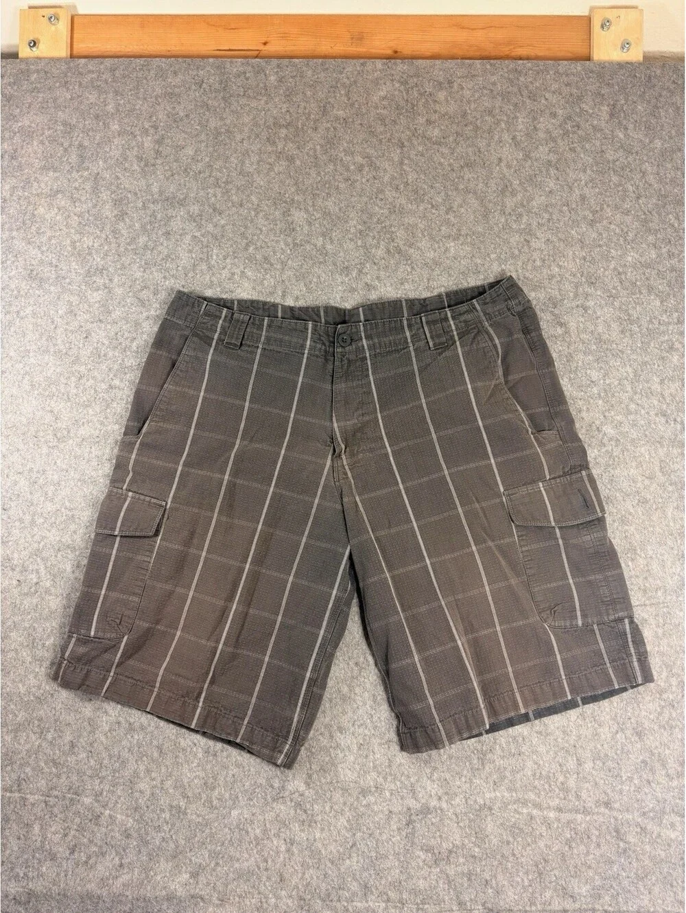 The North Face Cargo Shorts Rainier Surplus Mens 40 Gray Twill Hiking Outdoor